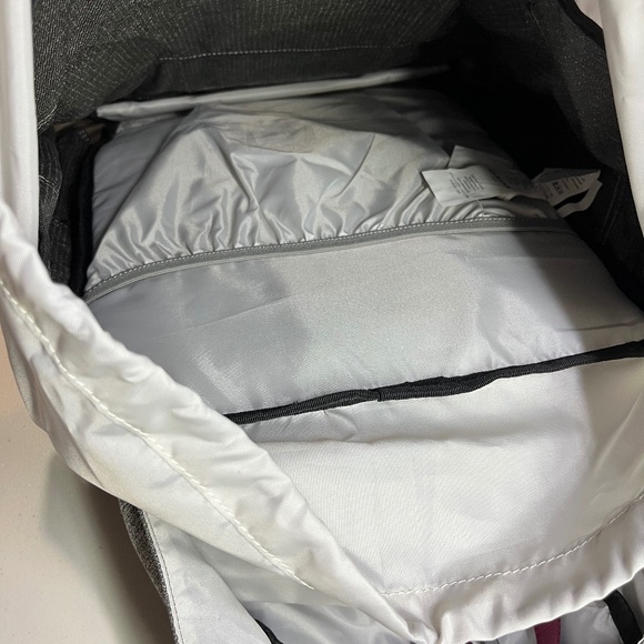 Eddie Bauer backpack/daypack/laptop bag, brand new no tags - Picture 7 of 11